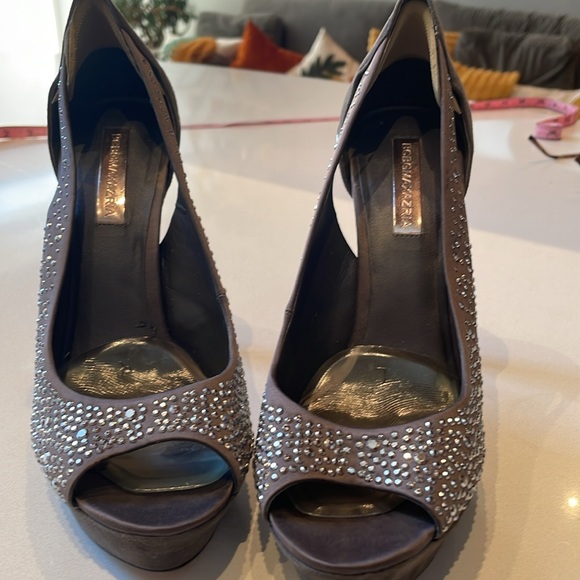BCBGMaxAxazria Suede Crystal Embellished Peep Toe High Heels, Size 8 1/2B - Picture 2 of 10